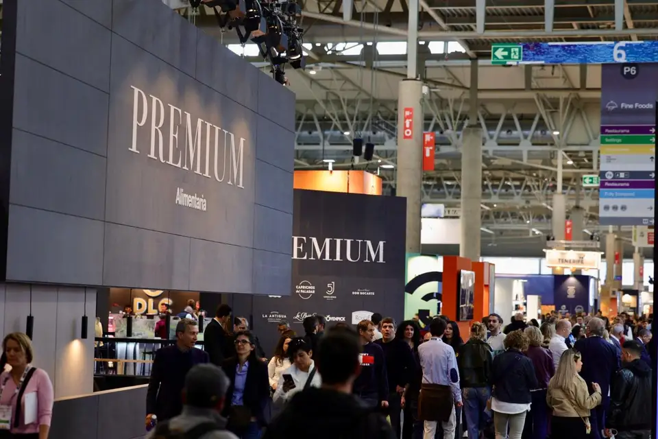 Visitors crowding the Alimentaria trade fair floor at Fira de Barcelona