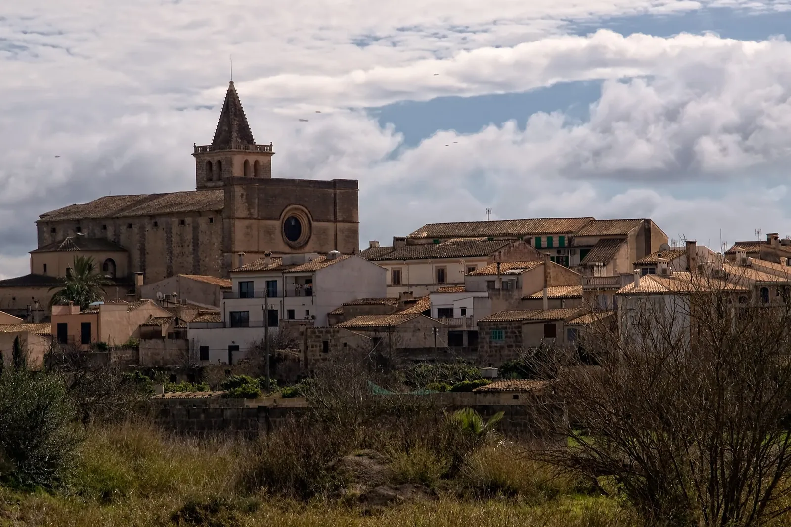 The town of Porreres with its parish church, Mallorca