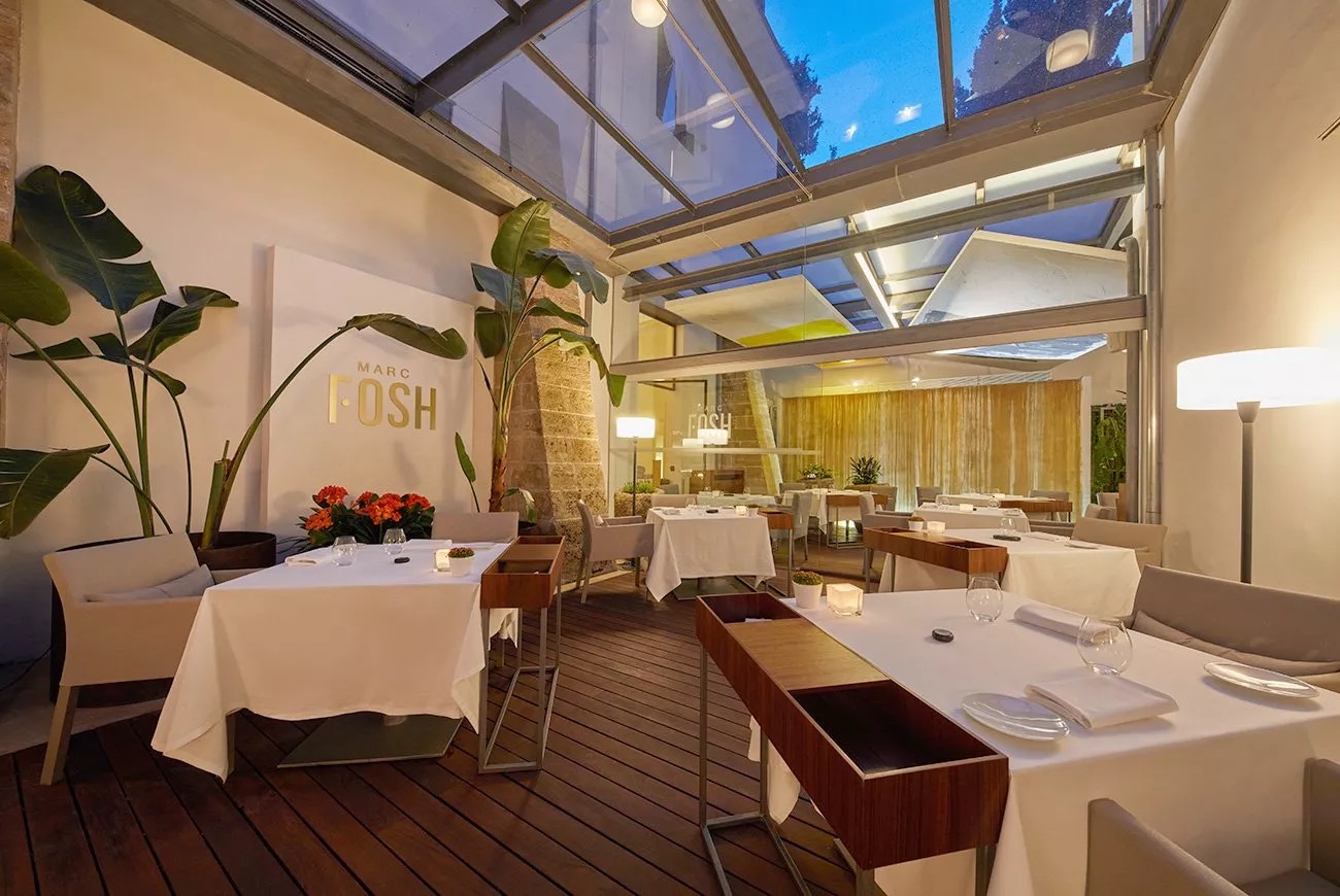 Marc Fosh restaurant dining room at Convent de la Missio