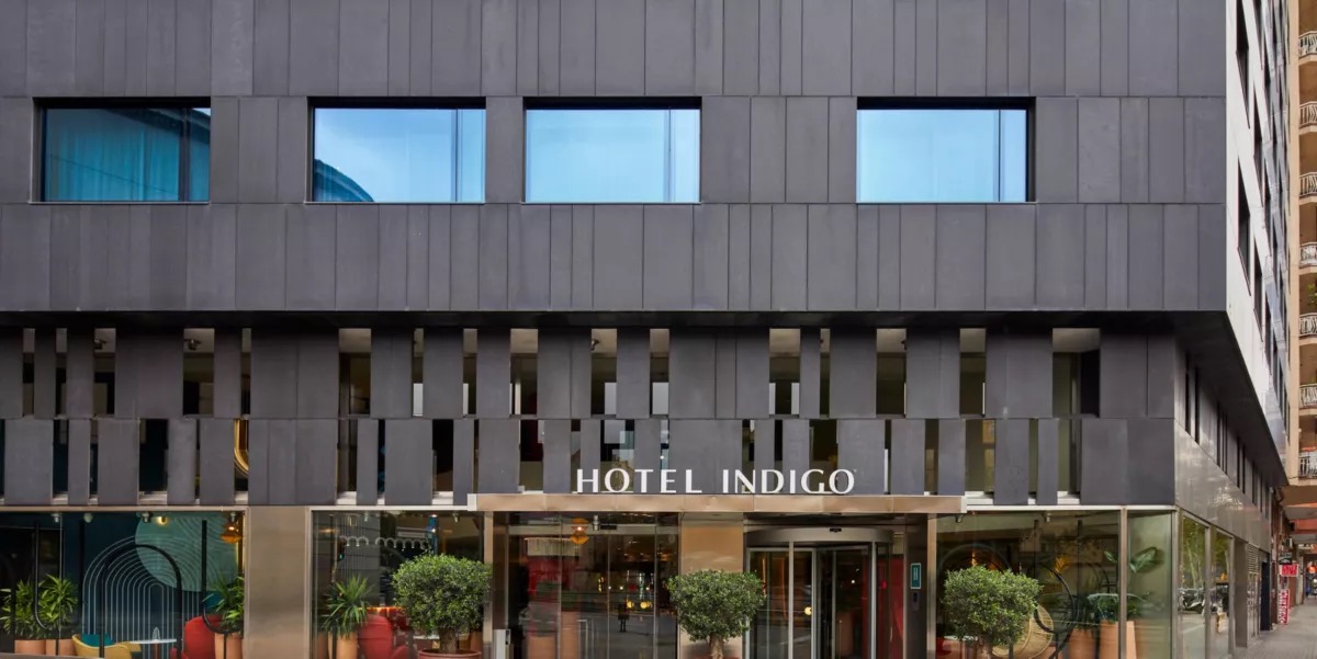 Hotel Indigo Barcelona Plaza España facade and entrance signage