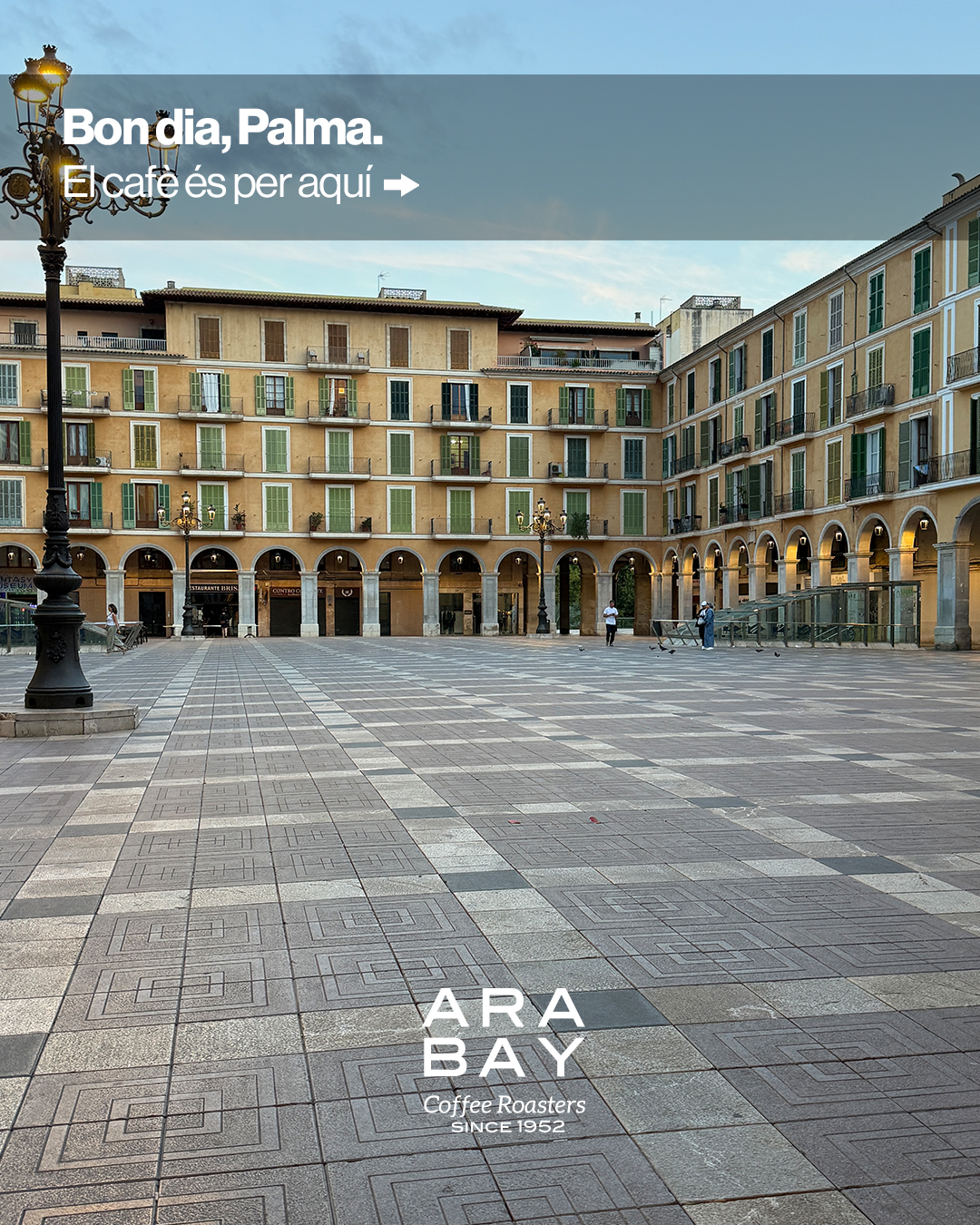 Bon dia, Palma!

Plaça Major, los soportales, las primeras luces del día y el camino por el centro de la ciudad hasta Si